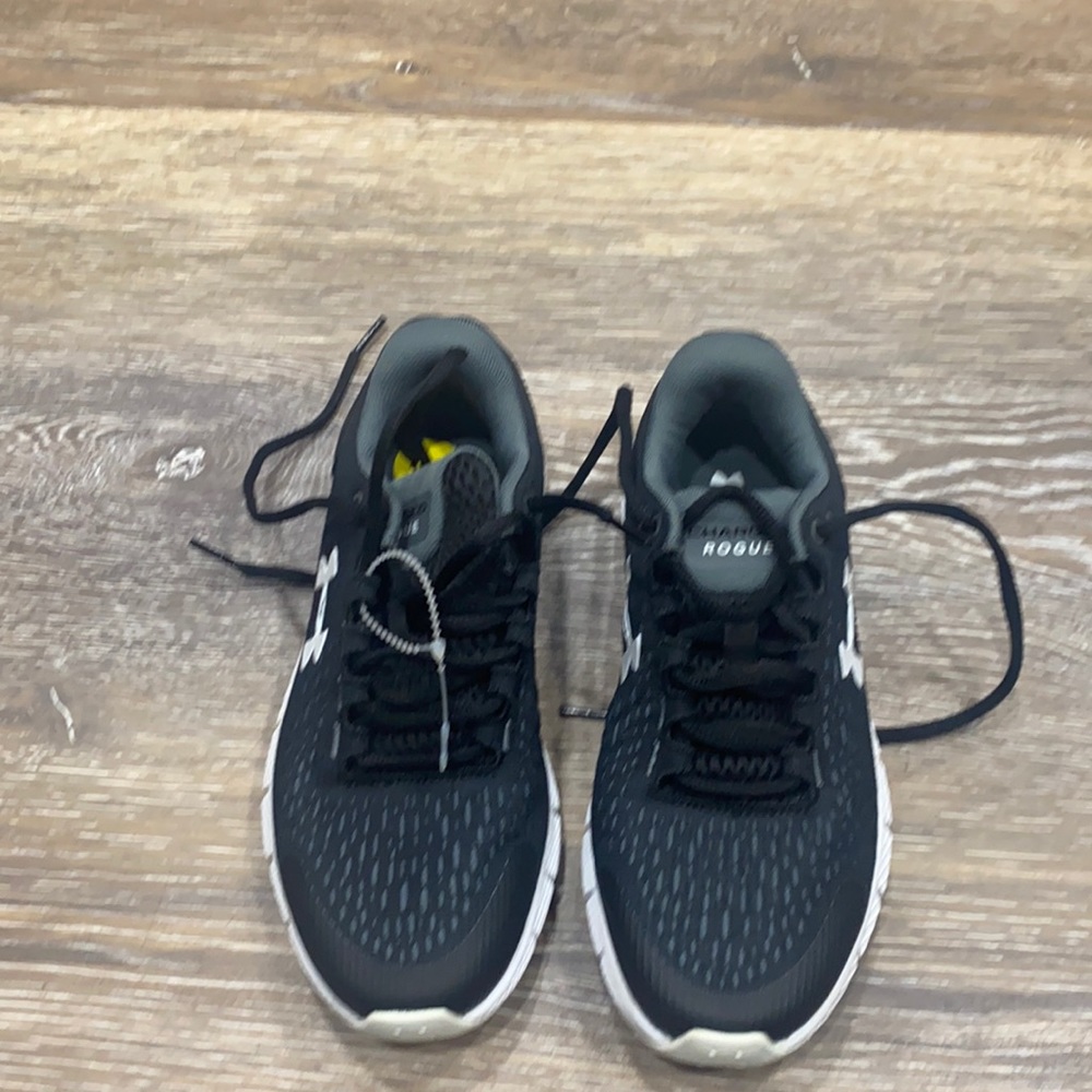 Under Armour woman sneakers